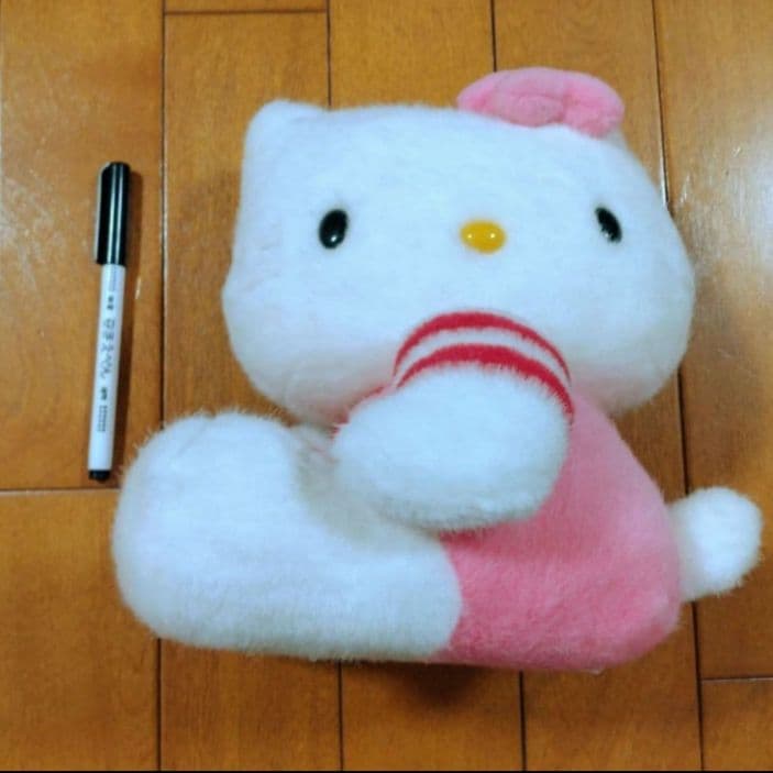 サンリオ　希少　年代物　ハローキティ　おすわり　ぬいぐるみ　タグ付き