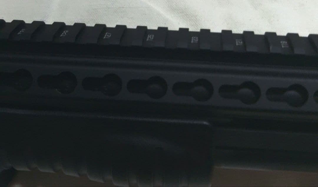 東京マルイ　ブリーチャー　ライラクストップレール付き