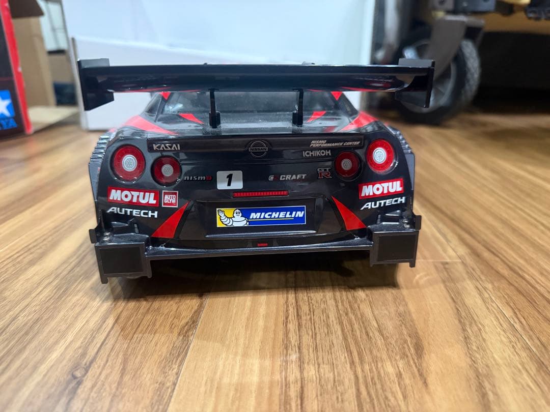 AUTECH Motul GT-R 1/10 ラジコンカー