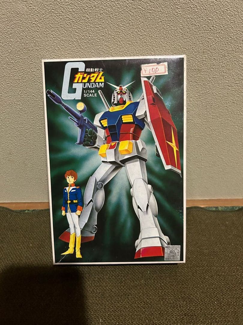 ②【1/144】バンダイ ガンダム 【説明書2枚/サーベル2本】 旧キット