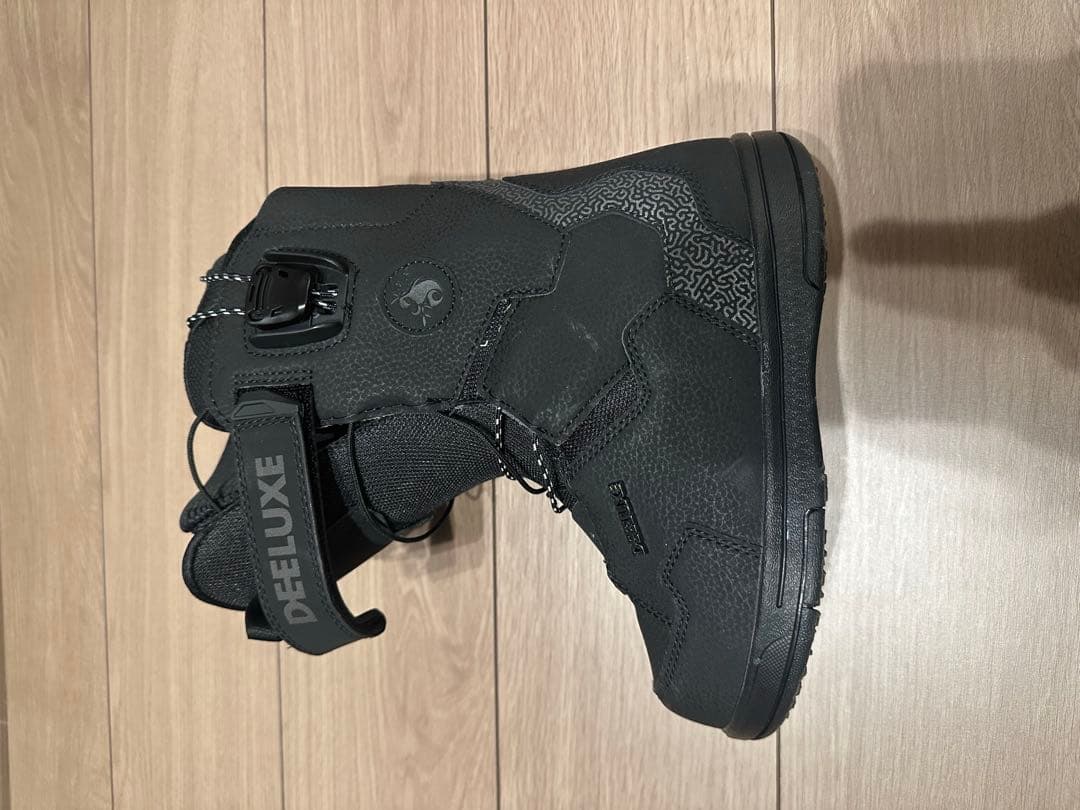 スノーボード DEELUXE TEAM ID LARA