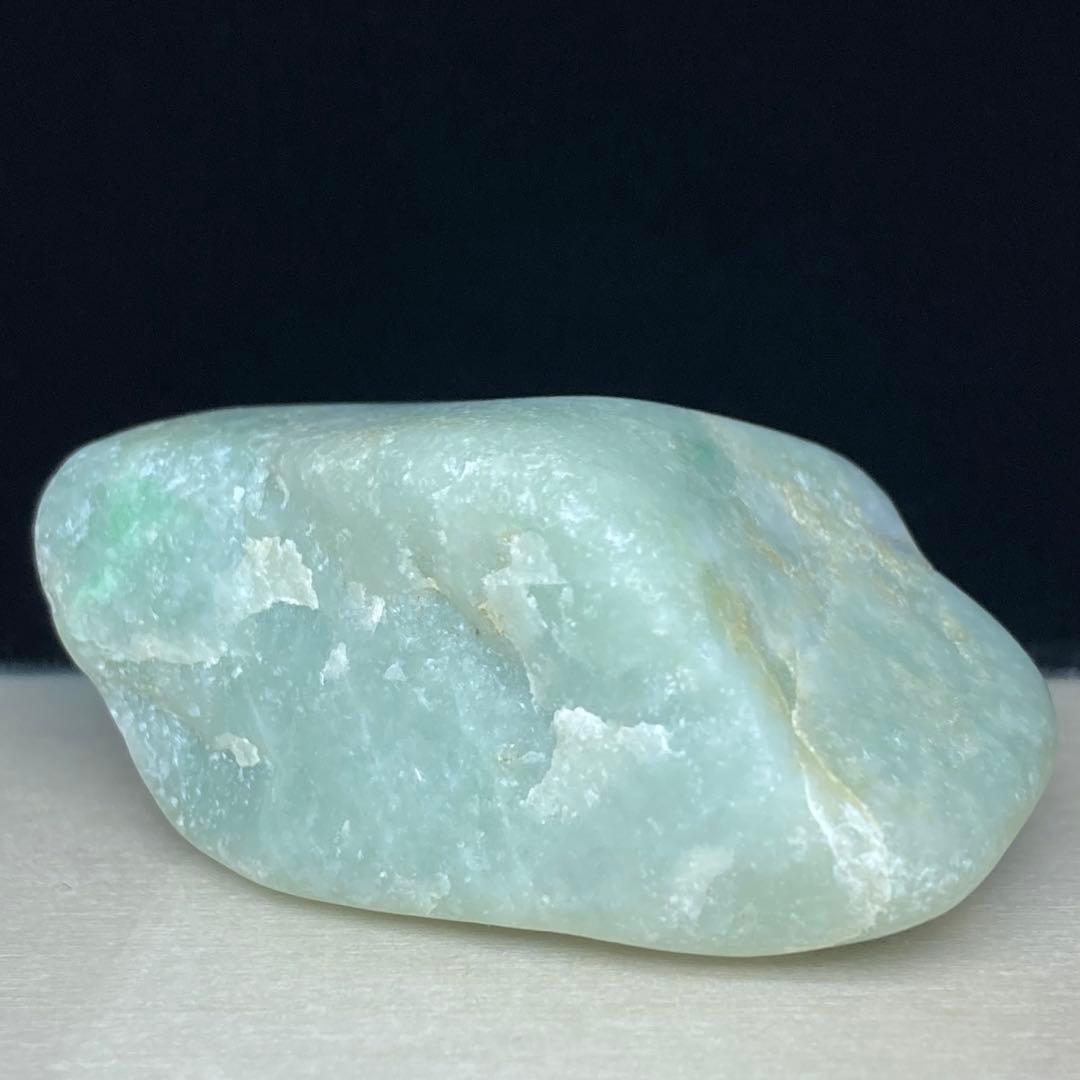 糸魚川翡翠　海中翡翠　海石　アップルグリーン　原石　47.4ｇ