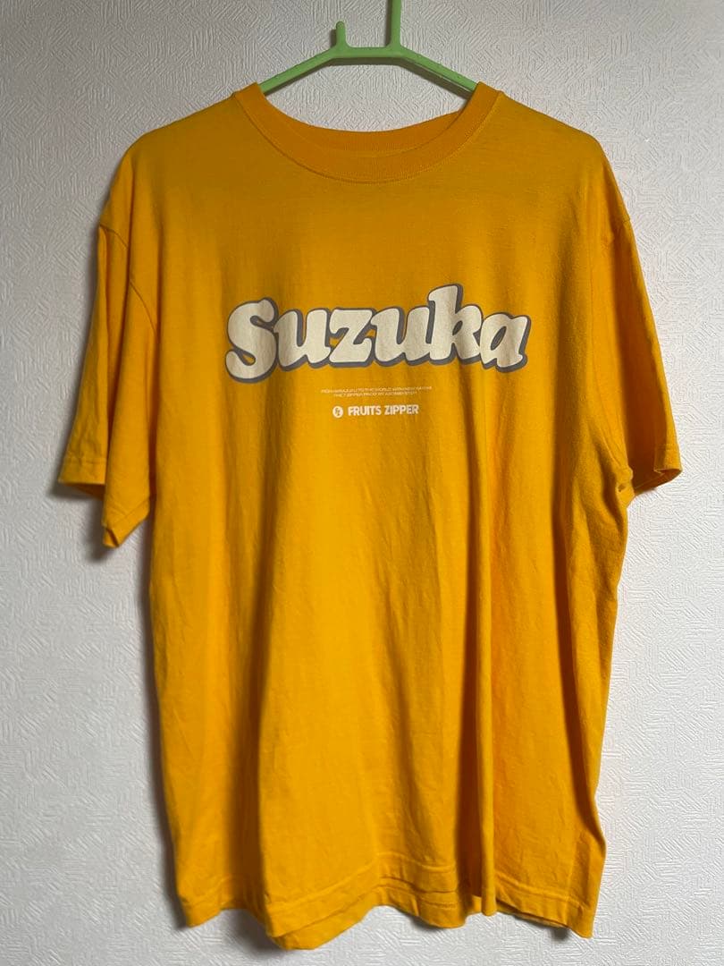 FRUITS ZIPPER OSHI API Tee(鎮西寿々歌)