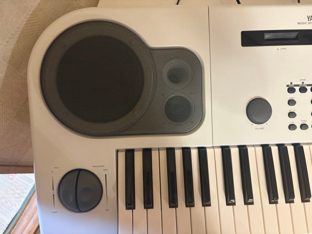 シンセサイザーYAMAHA EOS B700