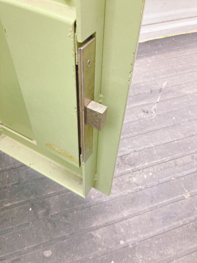 火薬貯蔵庫 保管庫 危険物 鍵付