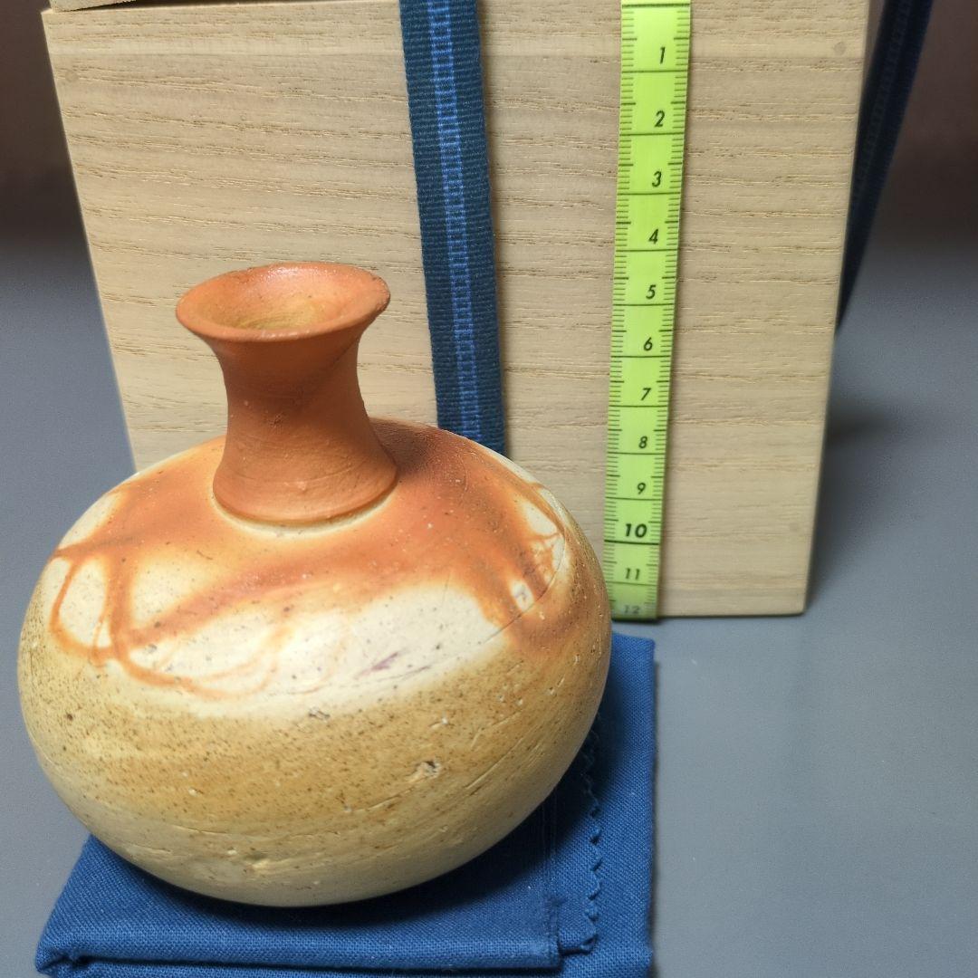 備前　末廣学さんの緋襷の徳利です。