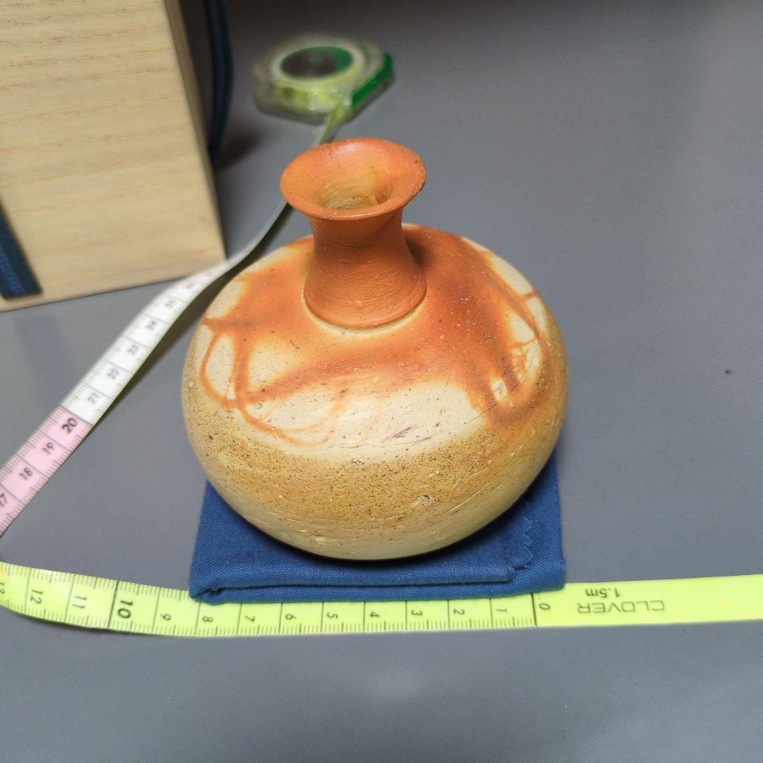 備前　末廣学さんの緋襷の徳利です。