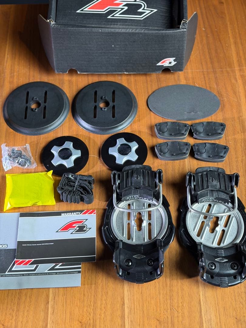 F2 INTEC TITANFLEX アルペンスノーボードバインディング M