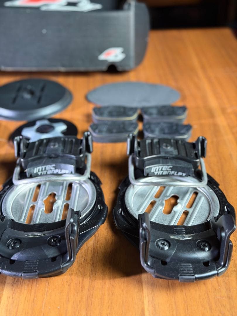 F2 INTEC TITANFLEX アルペンスノーボードバインディング M