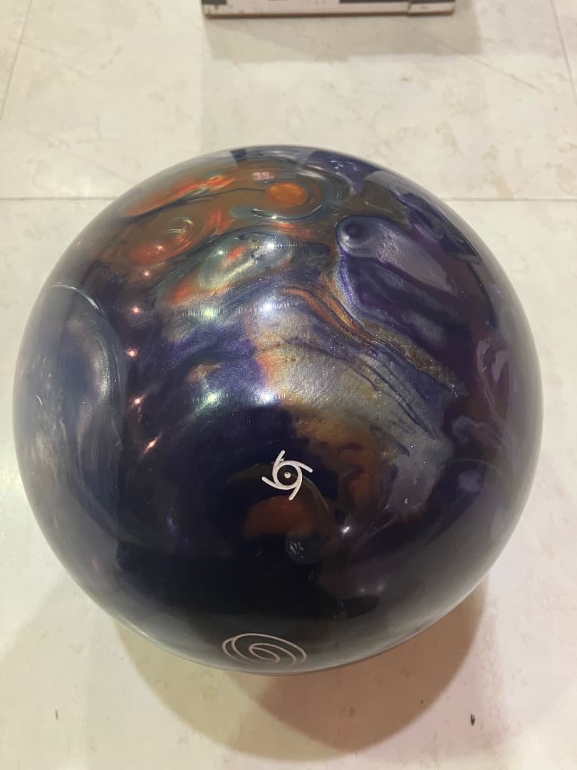 【新品】Storm Equinox ボウリングボール 15ポンド