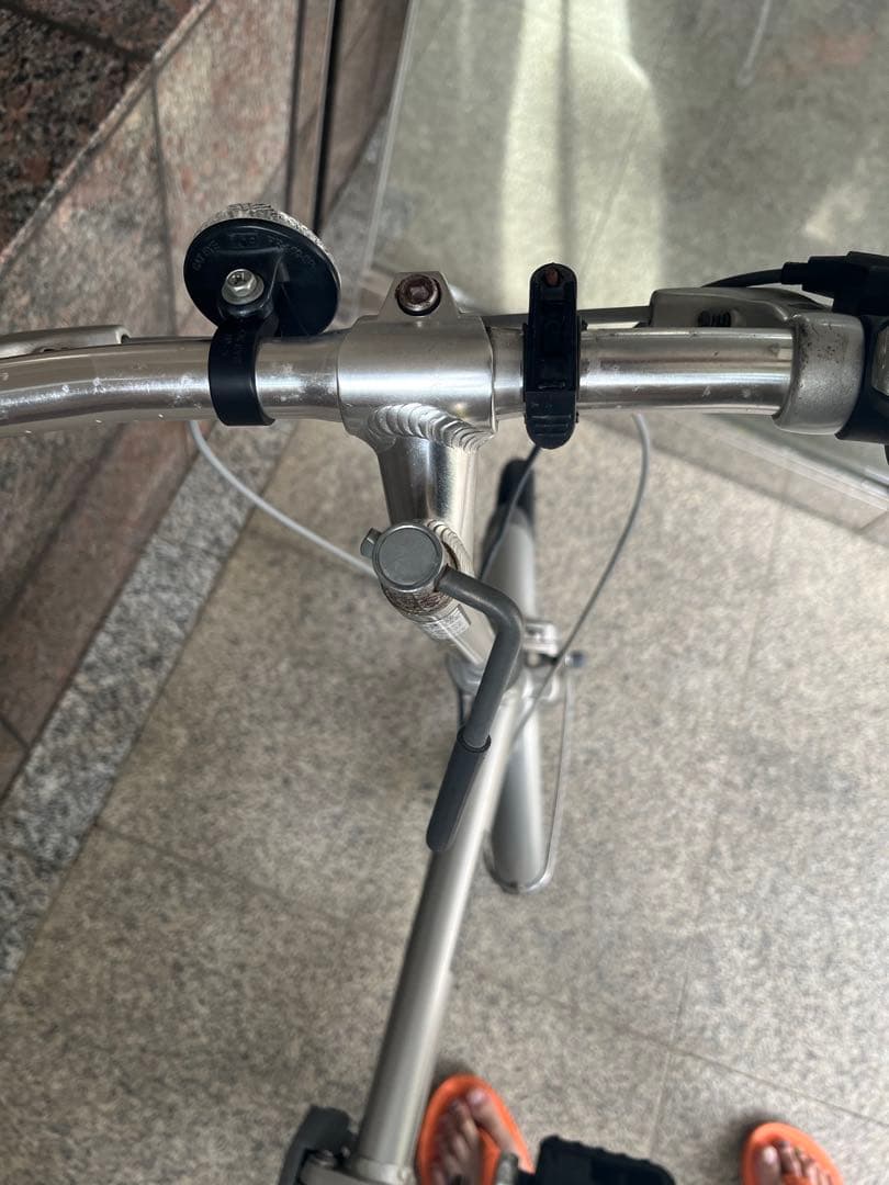 シルバー 折りたたみ自転車 アルミ製