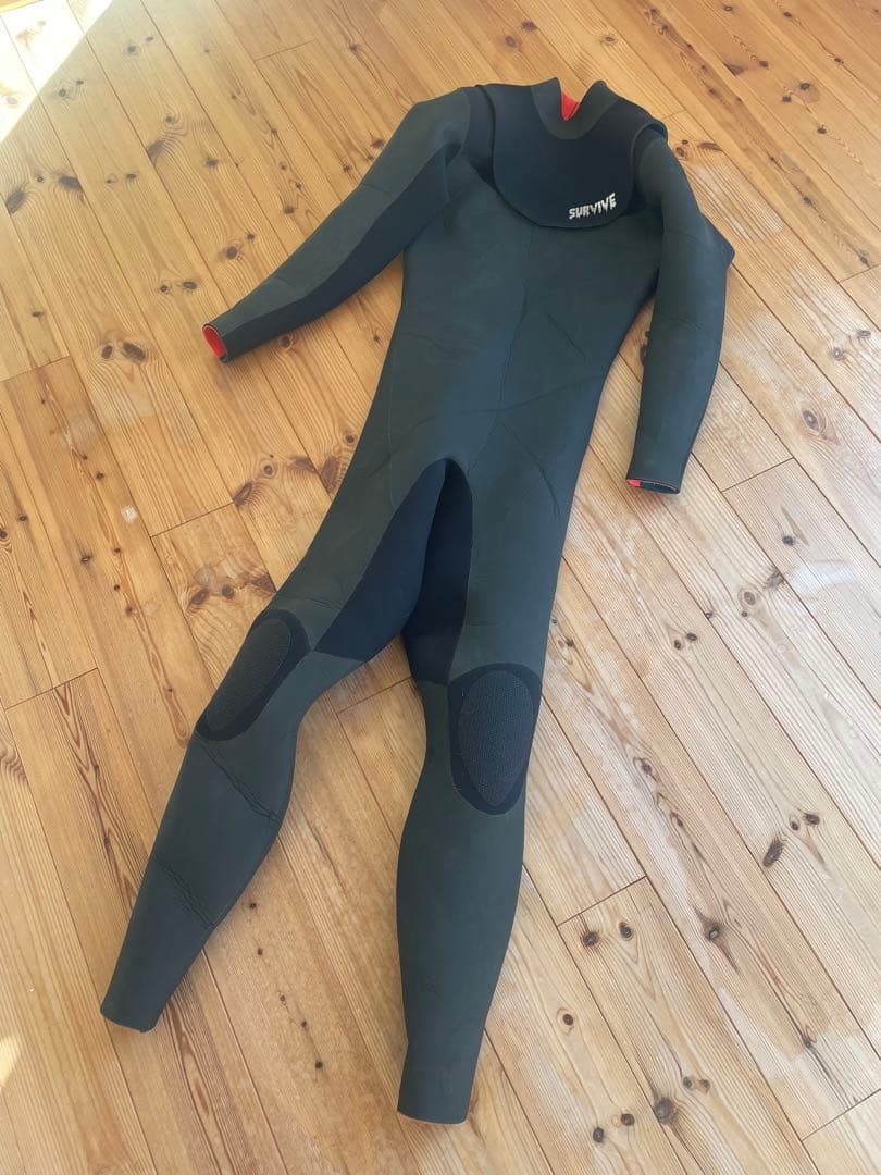 セミドライウエットスーツ