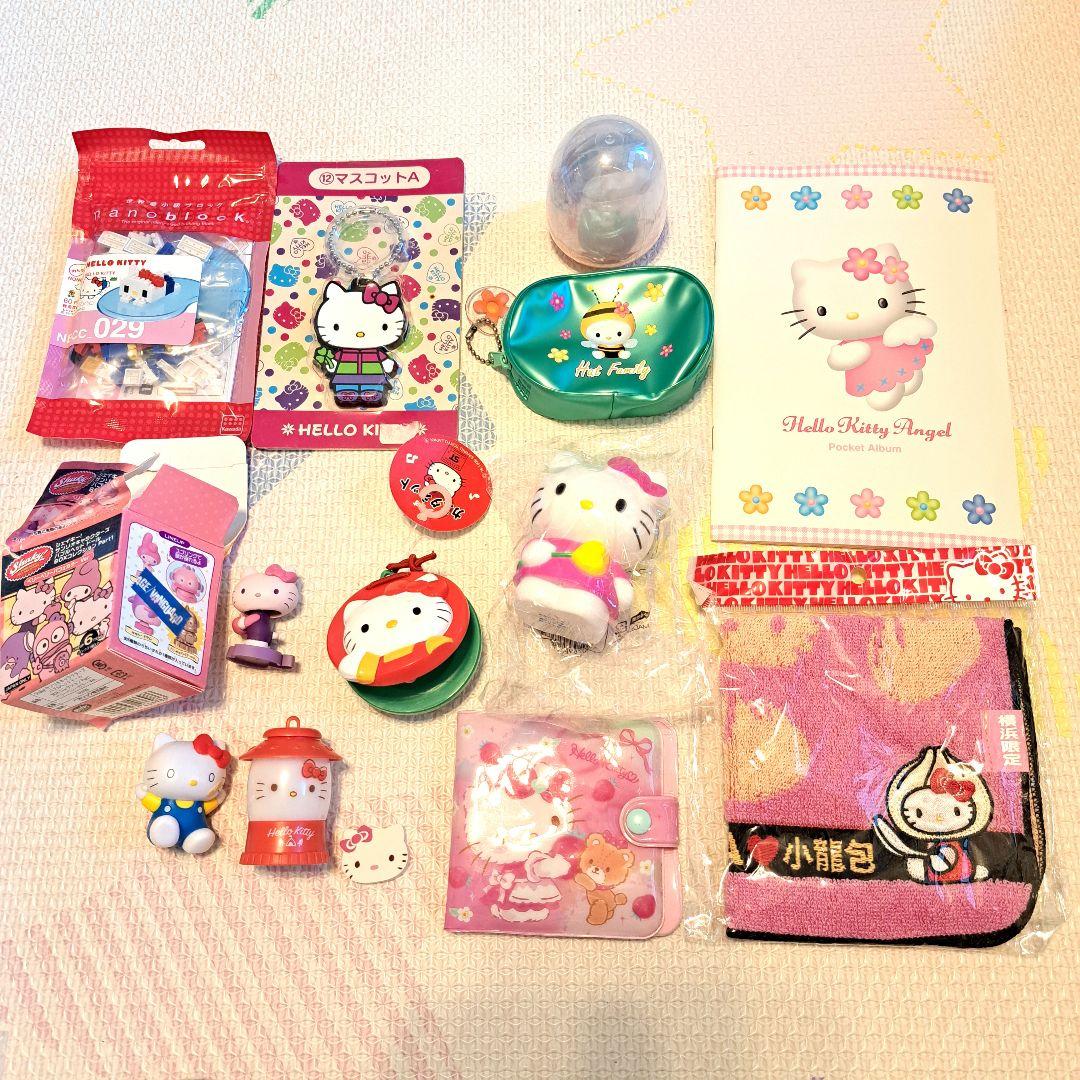 ハローキティグッズ色々まとめ売り タオル&キーホルダー&ハンカチ　セット