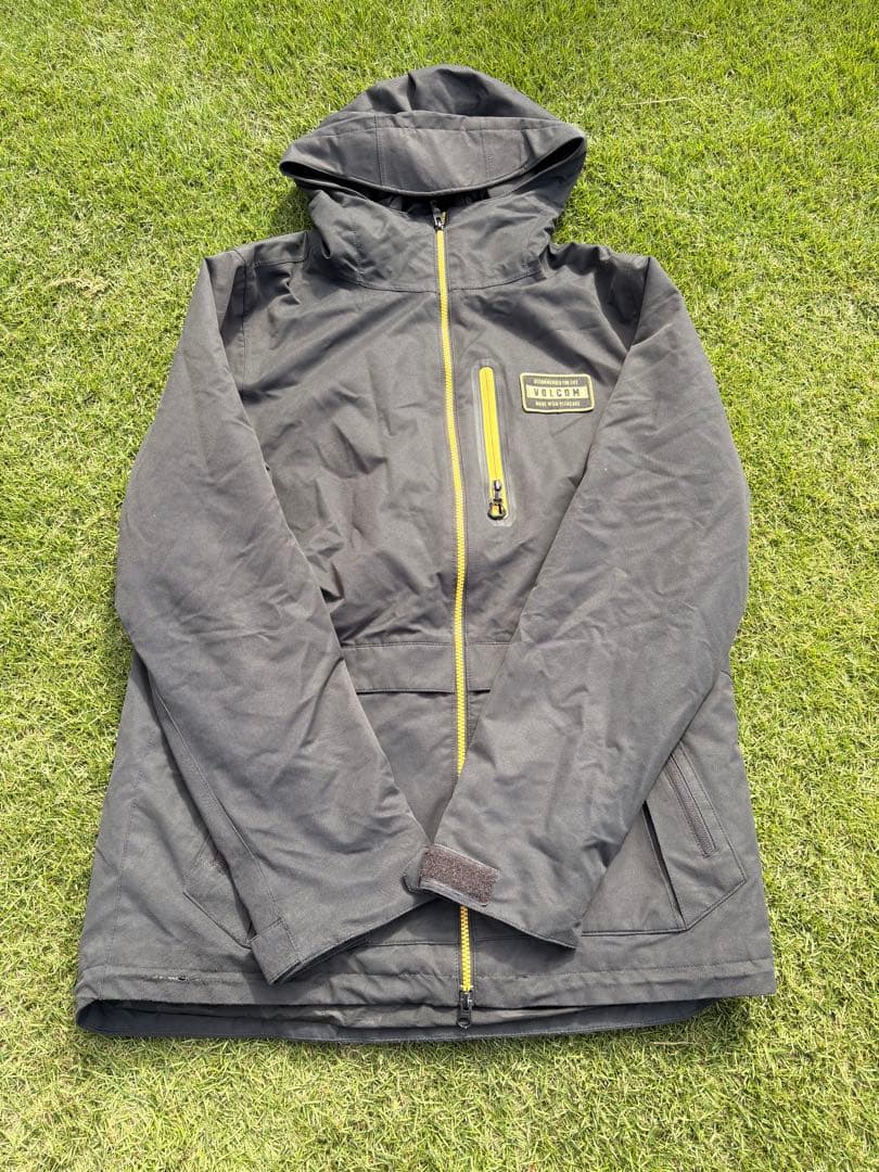 VOLCOM フード付きスノーボードウェア