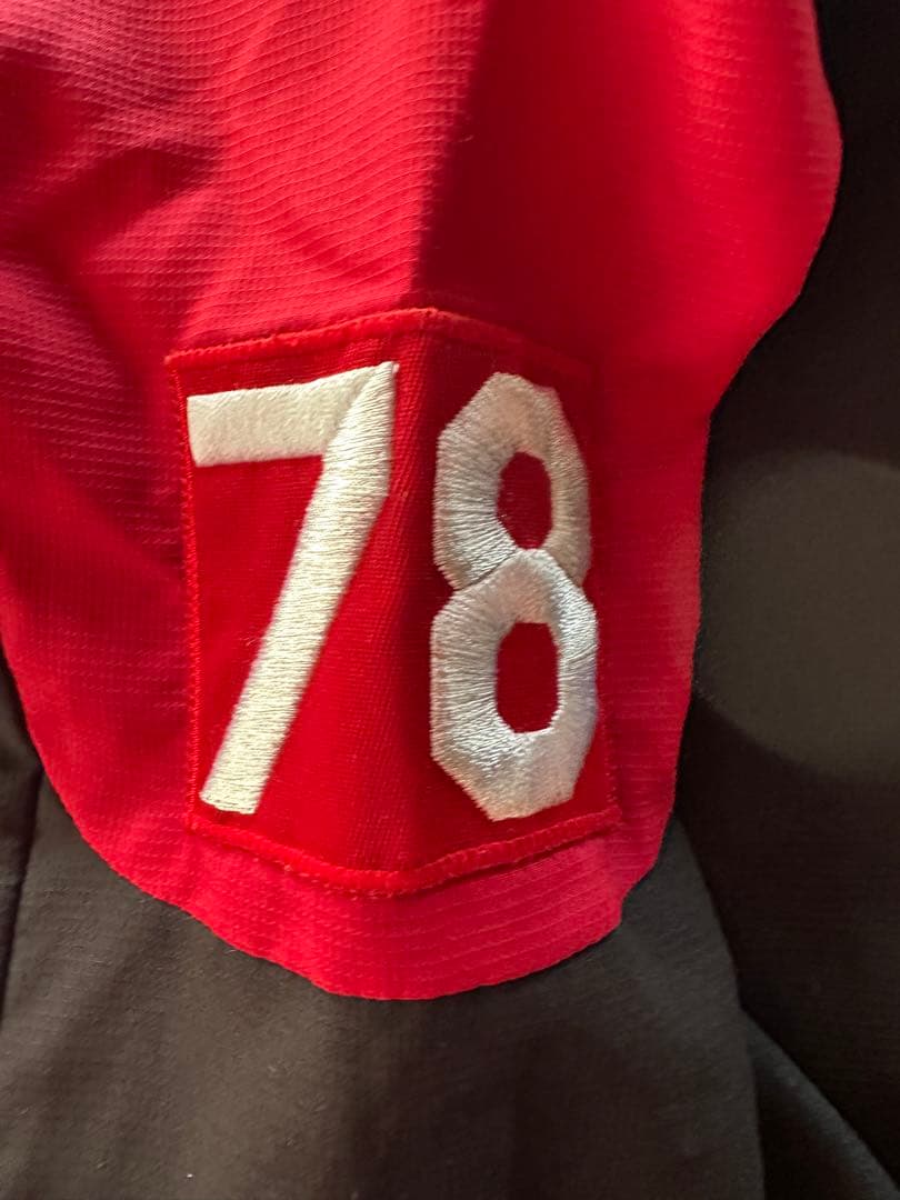 千葉ロッテマリーンズ　鶴岡コーチ　長袖シャカシャカ　背番号78