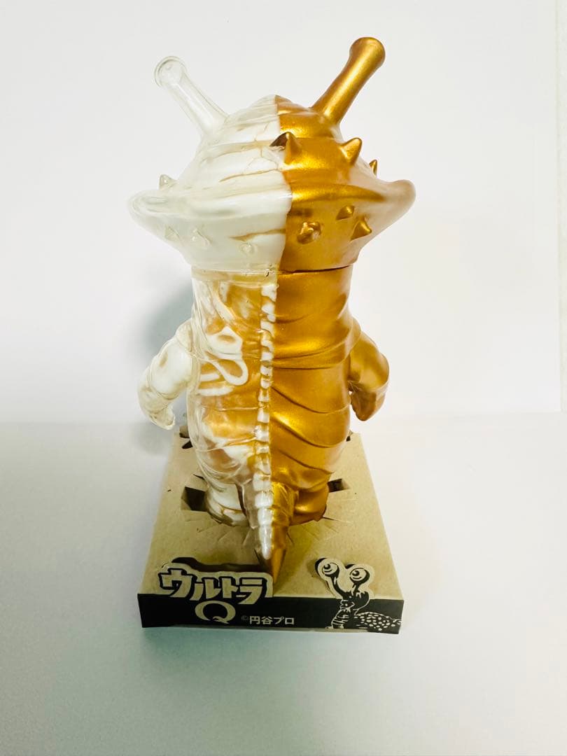 SECRETBASE 円谷プロ X-RAY カネゴン(クリア成型/骨/ゴールド)