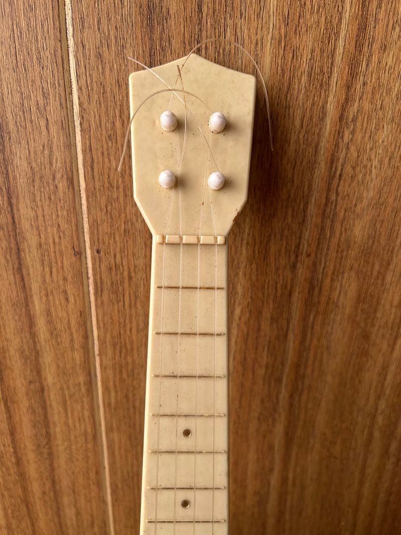 ウルトラマンタロウ ウクレレ