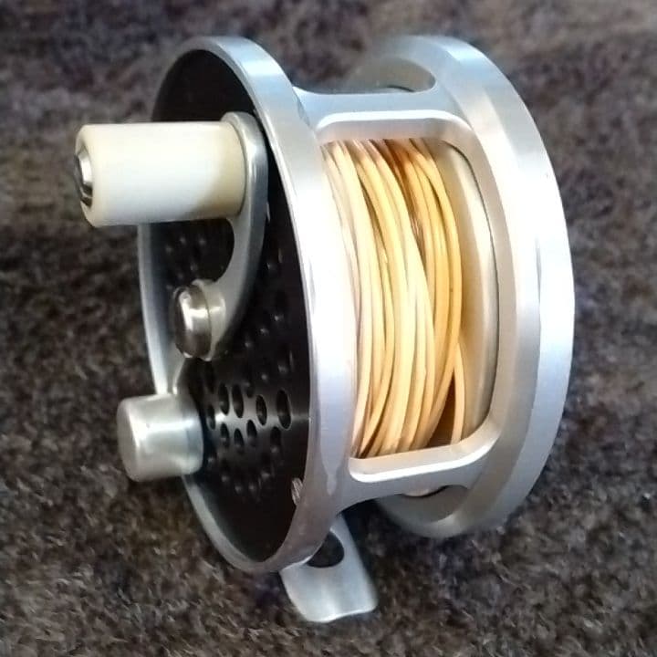 ピアレスリール & バンブーロッド