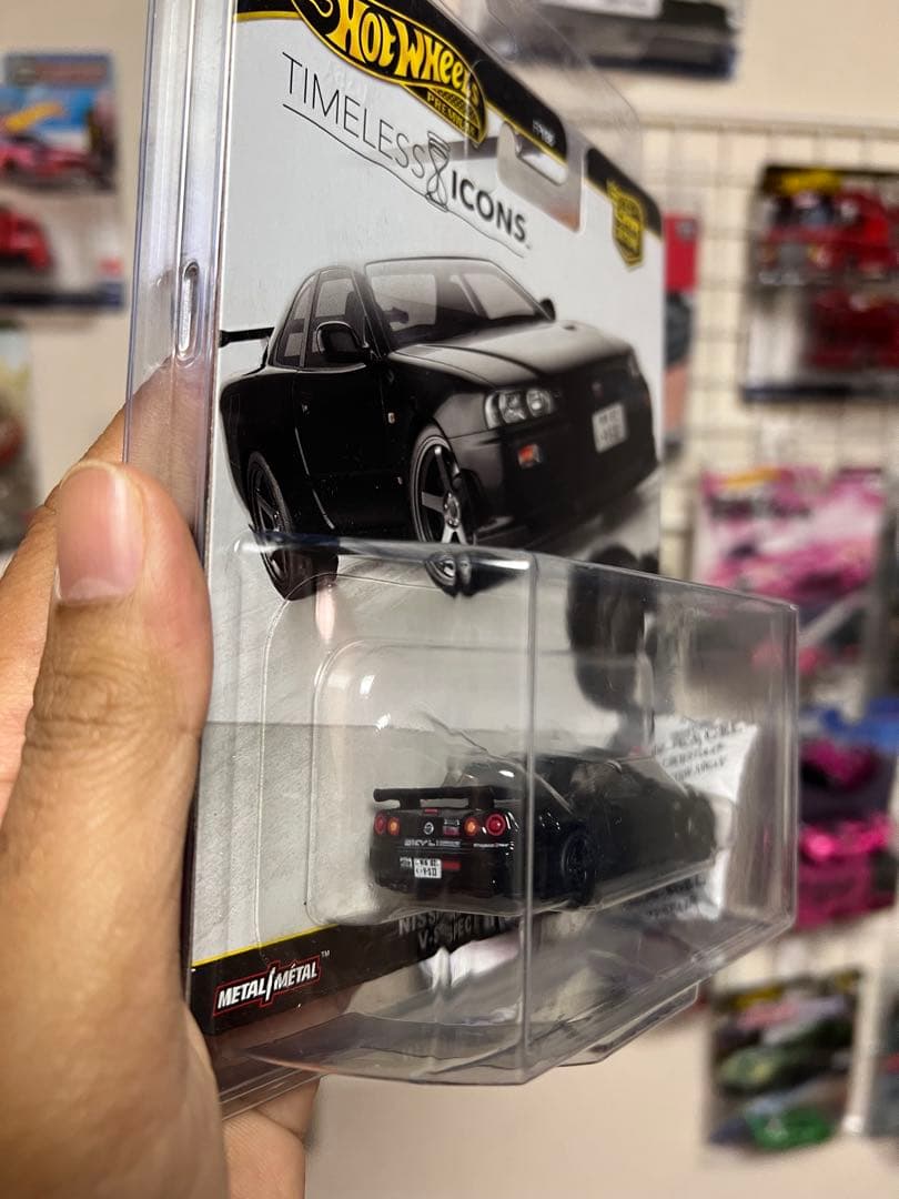 ホットウィール 　チェイス　スカイライン　GT-R V-SPECⅡ BNR34