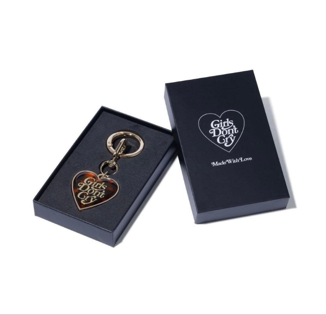 Girls Don't Cry ハート型キーホルダー