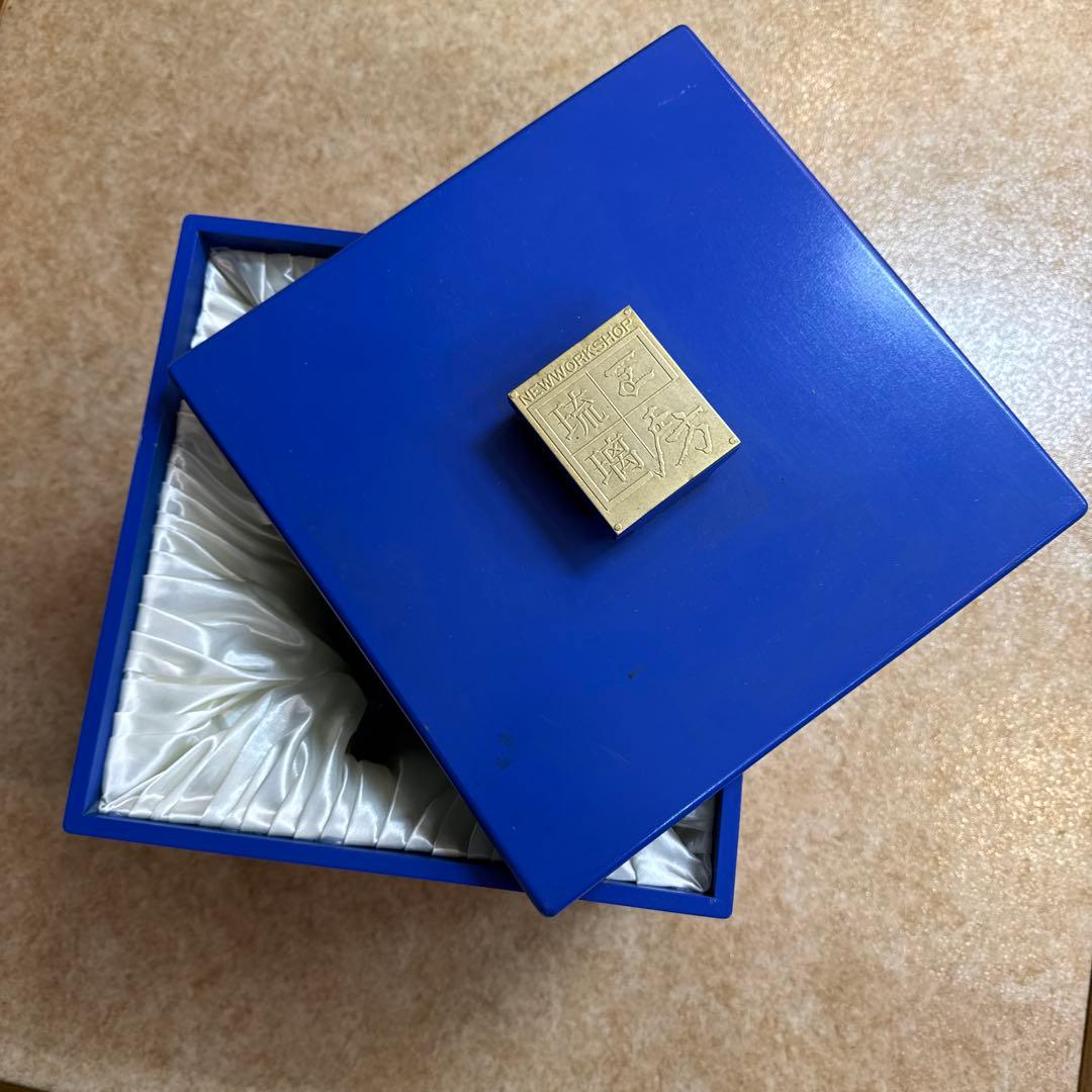 ドラゴン取っ手付きガラスベース