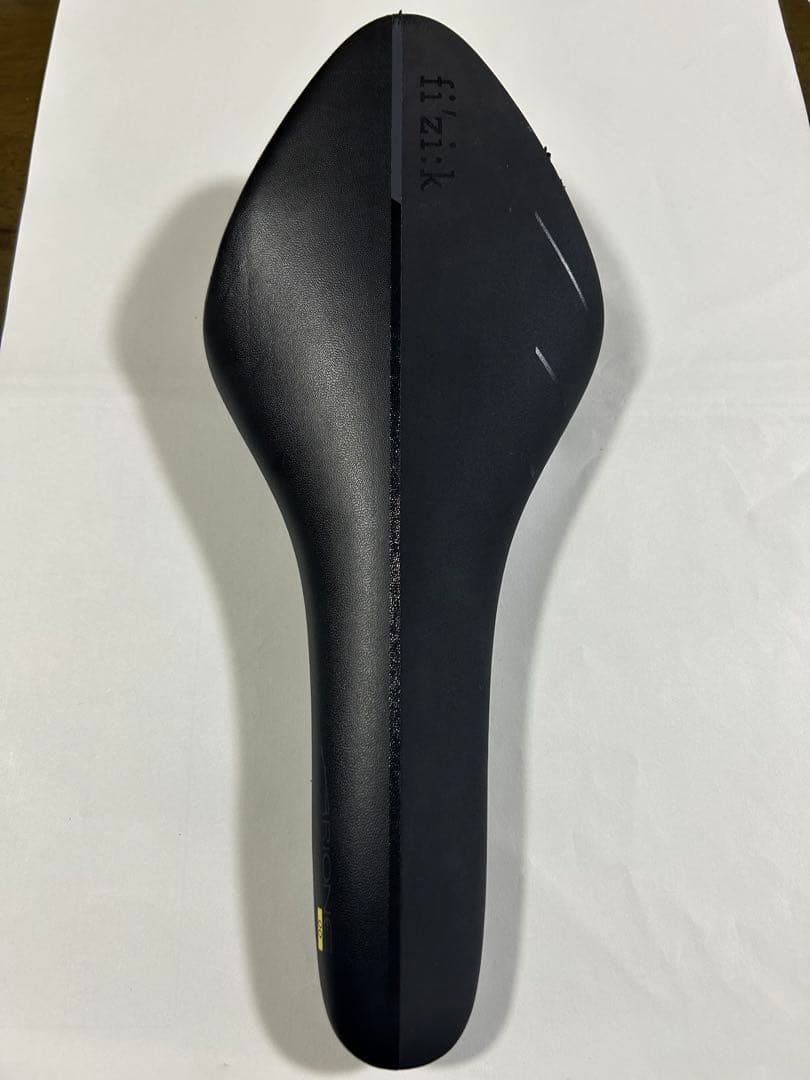 ト*ト様 Fizik Arione 00 カーボンブレードレール採用サドル