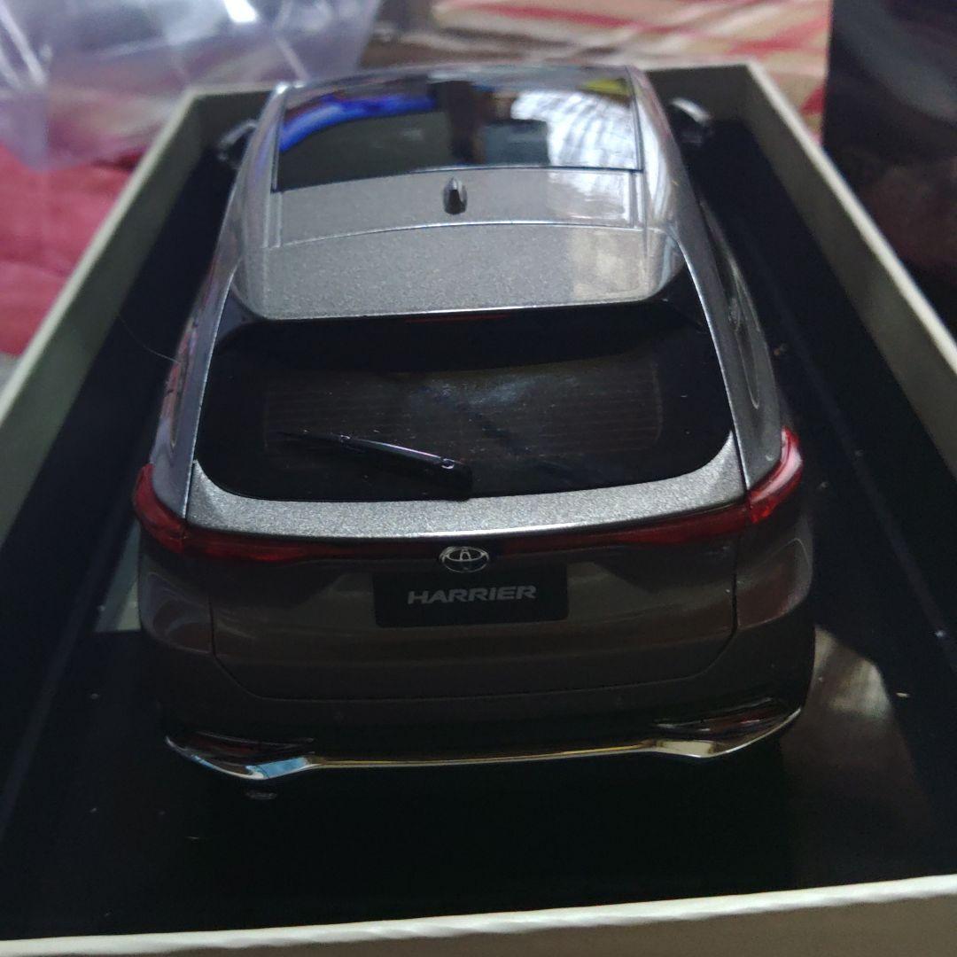 TOYOTAハリアー1/18ミニカーダイキャスト、中国製