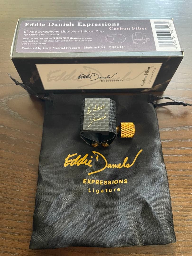 エディダニエルズ　アルトサックスメタル用　リガチャー　カーボンファイバー