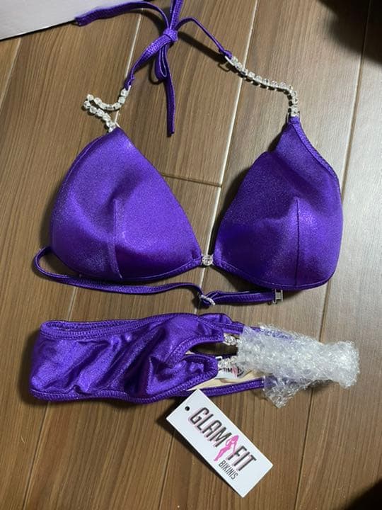 新品未使用　大会用キラキラビキニ上下＋接着グルー
