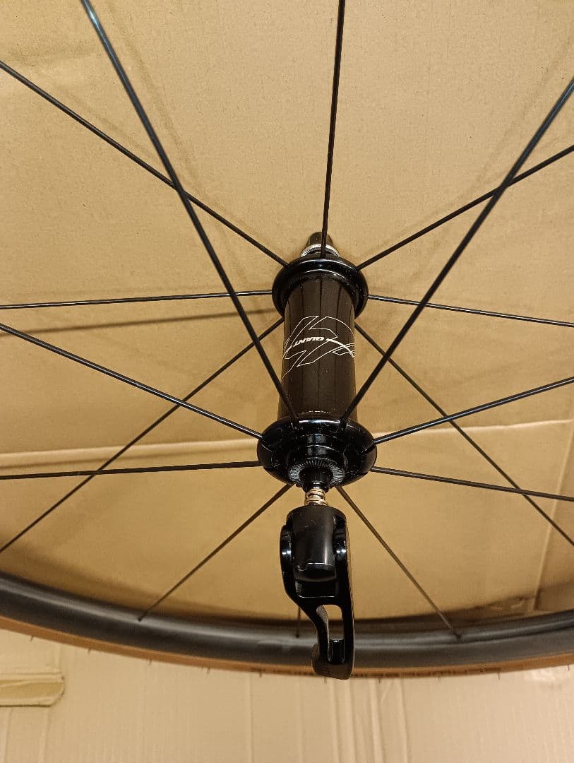 GIANT SLR1軽量カーボンホイールフロント