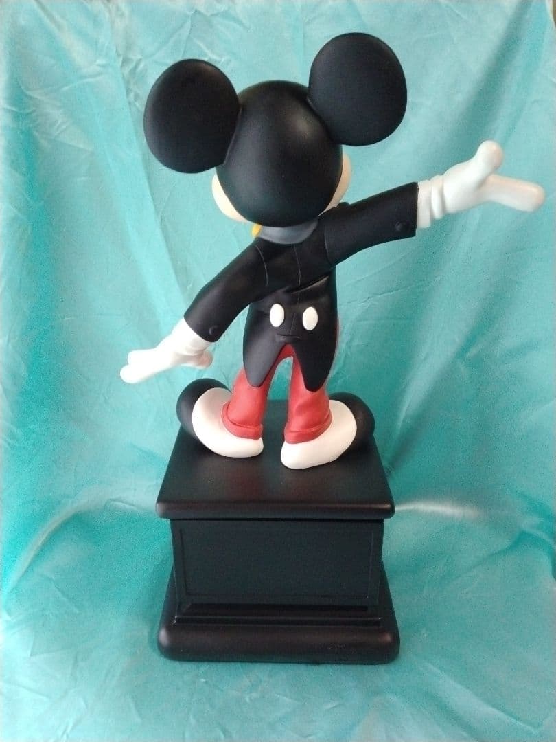 ディズニーストア ミッキーマウス スタチューフィギュア 非売品