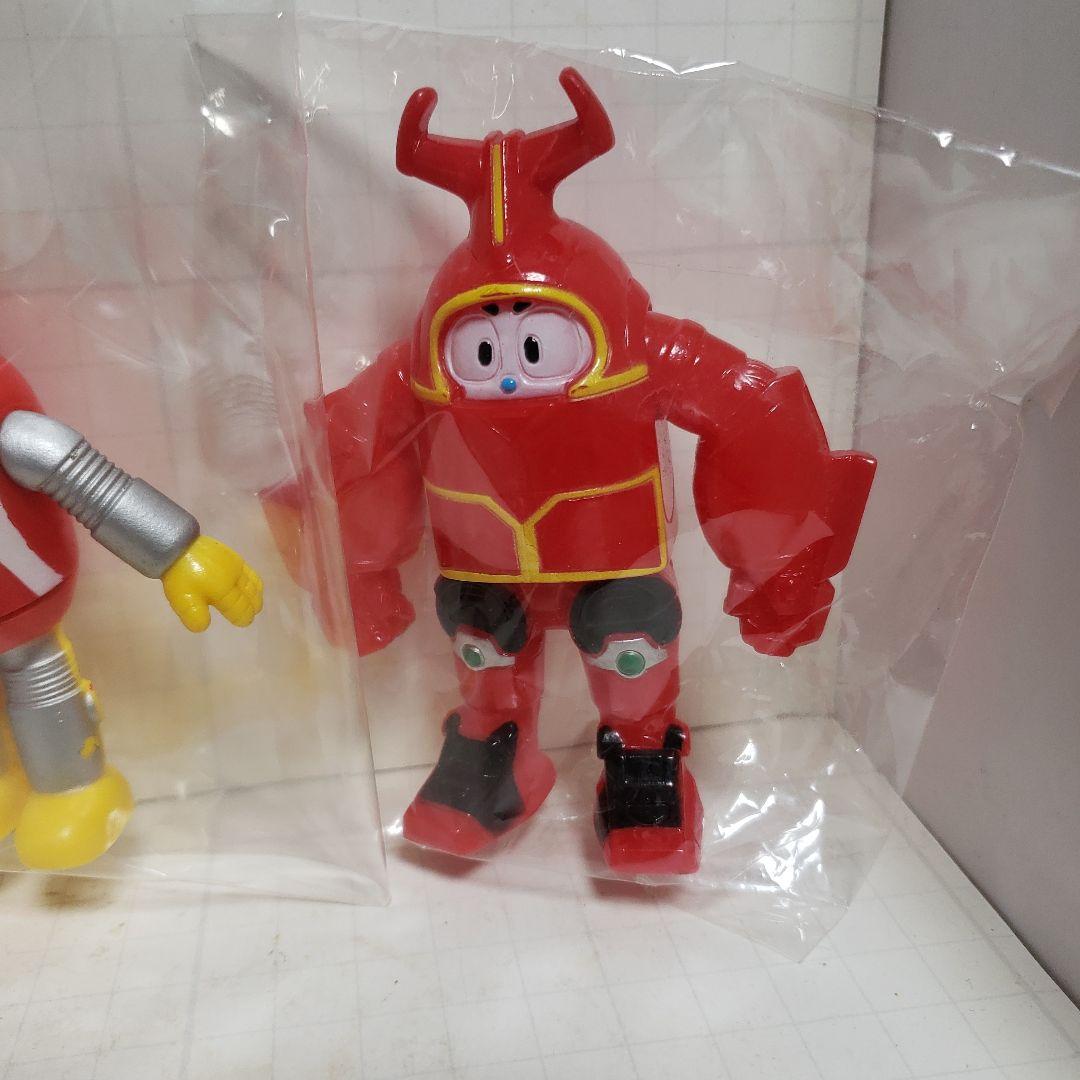 特撮ロボコン、はっちゃん、カブタック、ソフビフィギュアセットです。