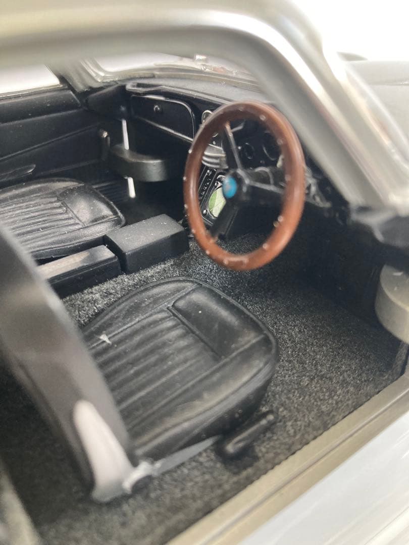 007 GOLDFINGERボンドカー Aston Martin DB5