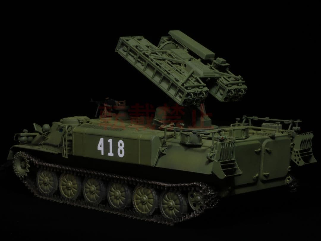 【完成品】 1/35 ソビエト軍 ストレラ10 プラモデル トランペッター