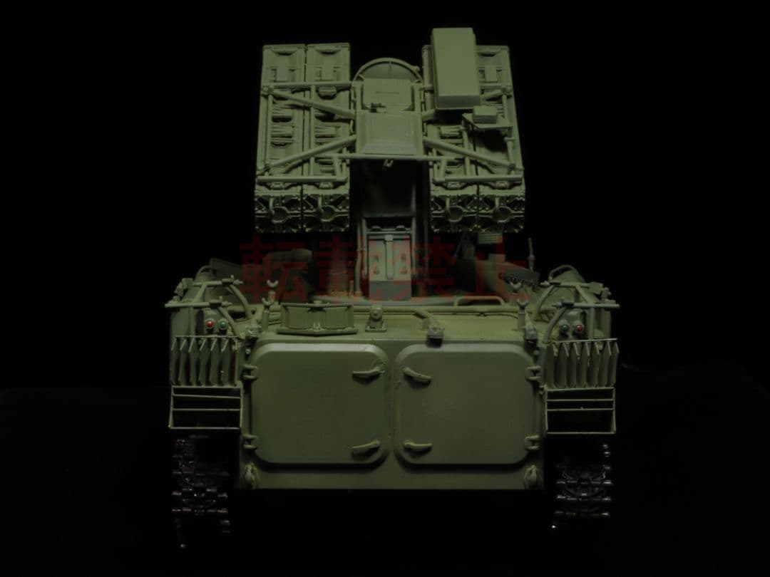 【完成品】 1/35 ソビエト軍 ストレラ10 プラモデル トランペッター