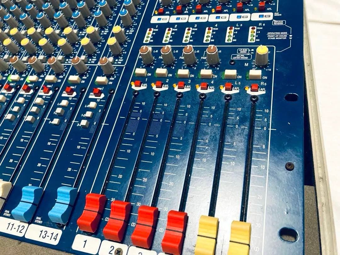 ALLEN & HEATH MixWizard WZ 14:4:2+ ケース付