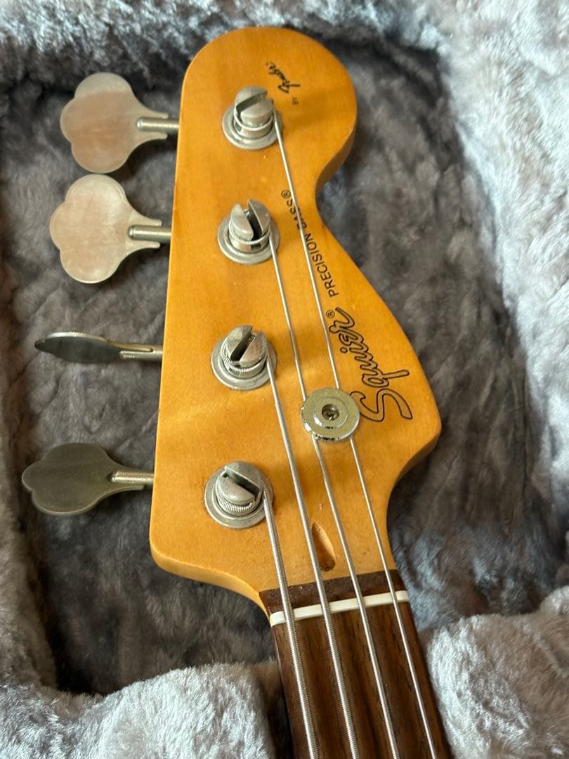 ベース Squier PRECISION BASS