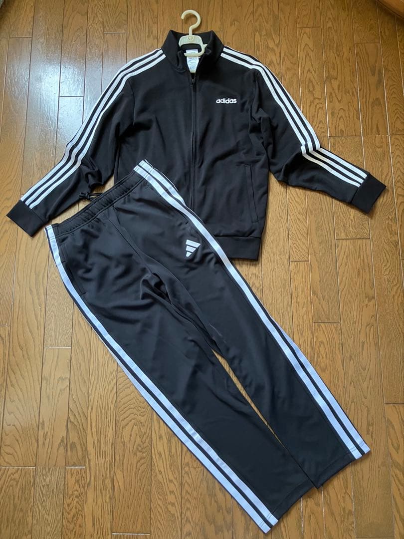 最終価格☪️新品タグ付き　アディダス　黒　ジャージ　セットアップ　上下