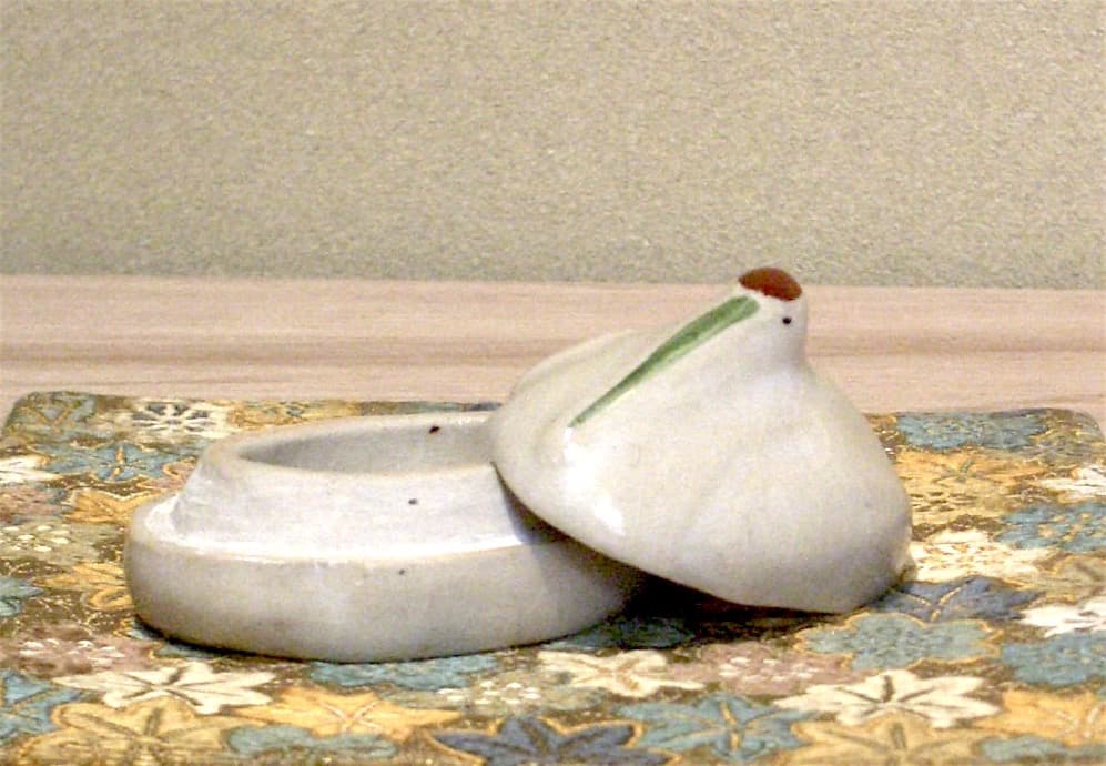 善光寺焼　東野窯　大森光彦作　鶴香合　無傷　共箱　古物。
