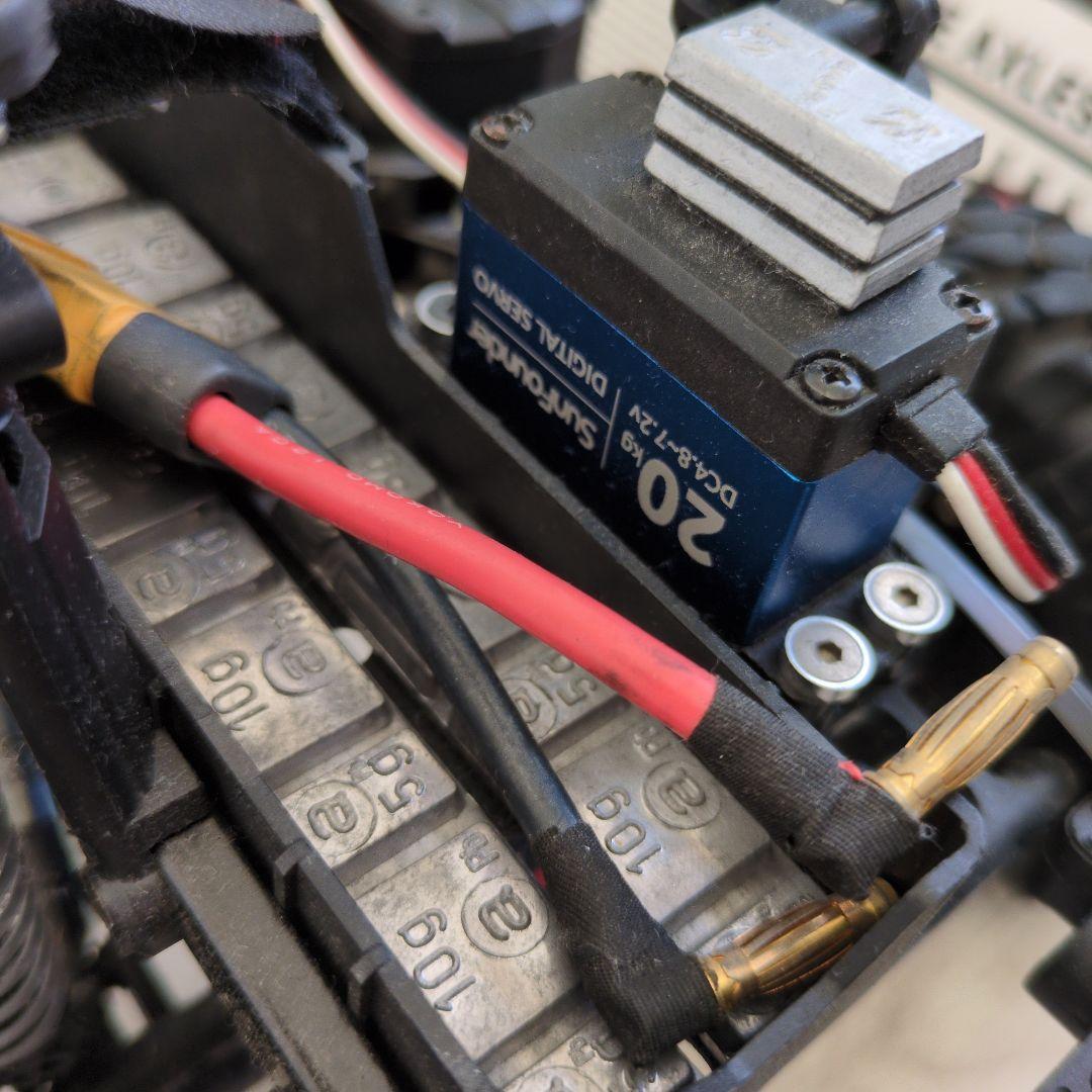 クローラー　Axial SCX10ⅱ ビルダーズキット[チェロキーボディ付]