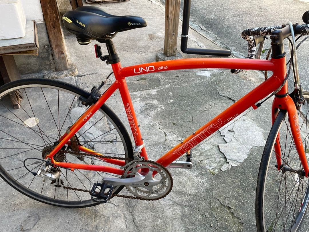 ロードバイク UNO TRINITY Plus SHIMANO シマノ製部品