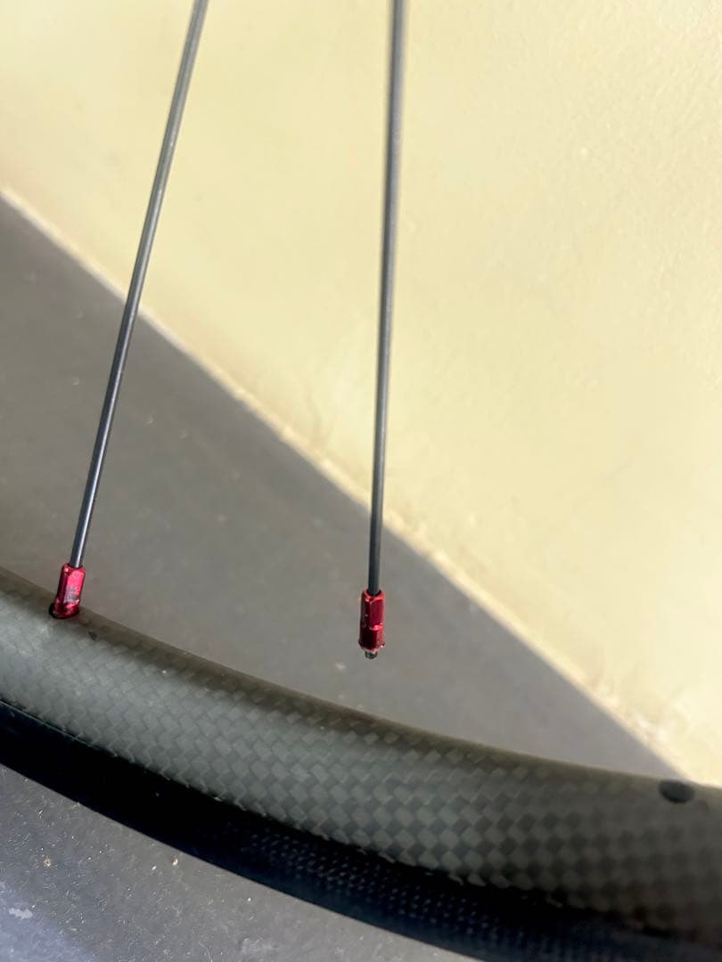 鬼軽な0.50g！【カーボンホイール前輪】スポーク外れ品