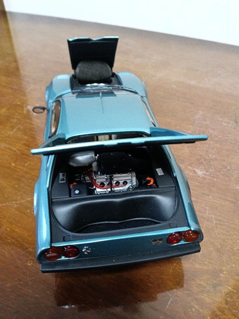 京商1/18 フェラーリ308GTB 1975 パリ・サロン・デビューバージョン