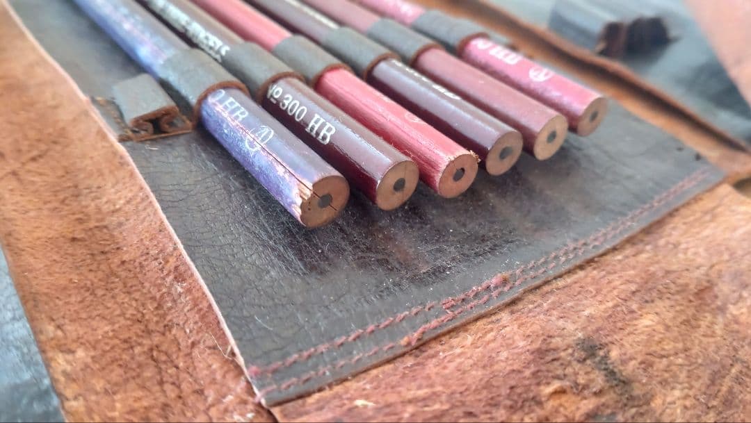 昭和レトロ　当時物　軍用★ヨット鉛筆800HB★　皮のケース付き　未使用