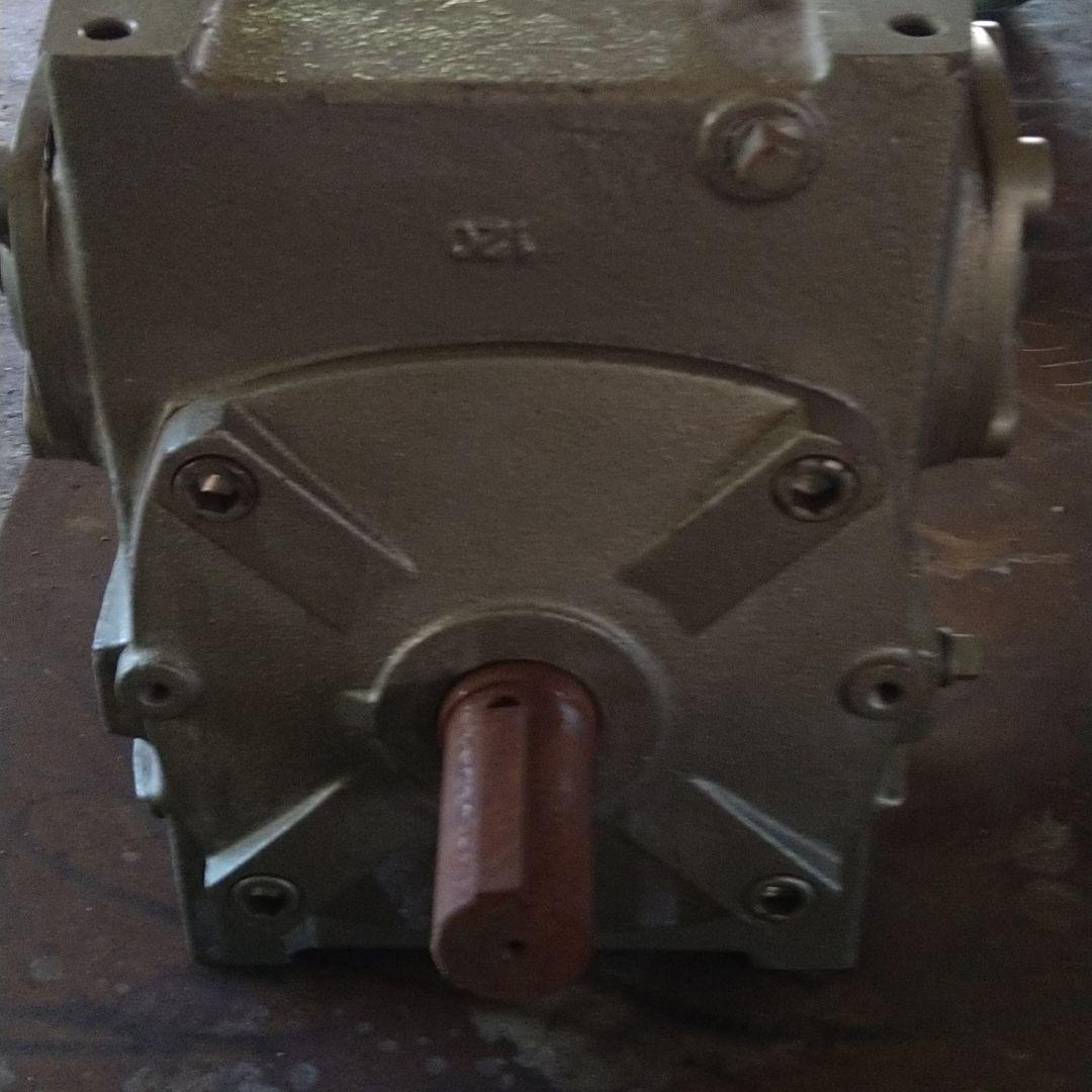 ウォーム減速機