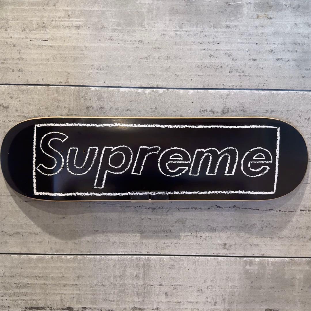スケートボード KAWS Chalk Logo Skateboard Deck Supreme