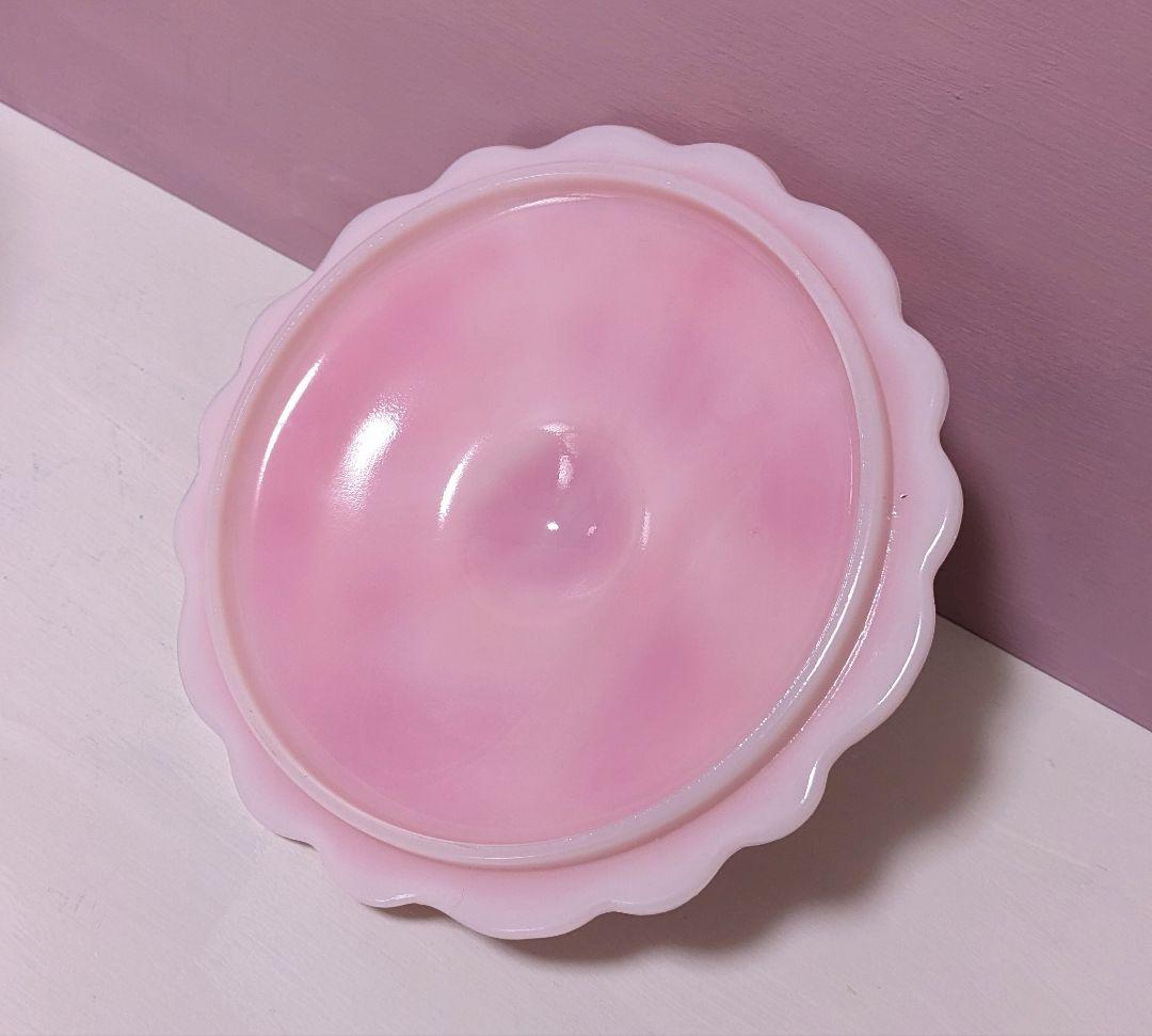 フェントン蓋付きミルクガラス