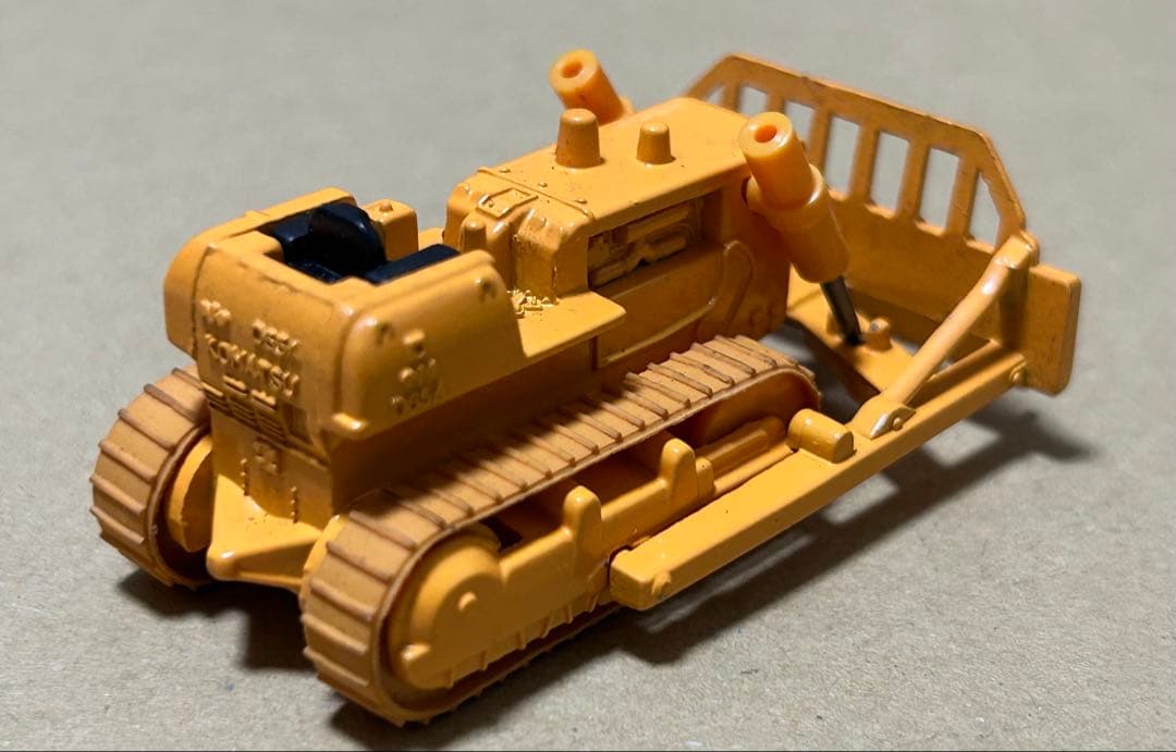 トミカ 黒箱70 小松 D65A レーキドーザ