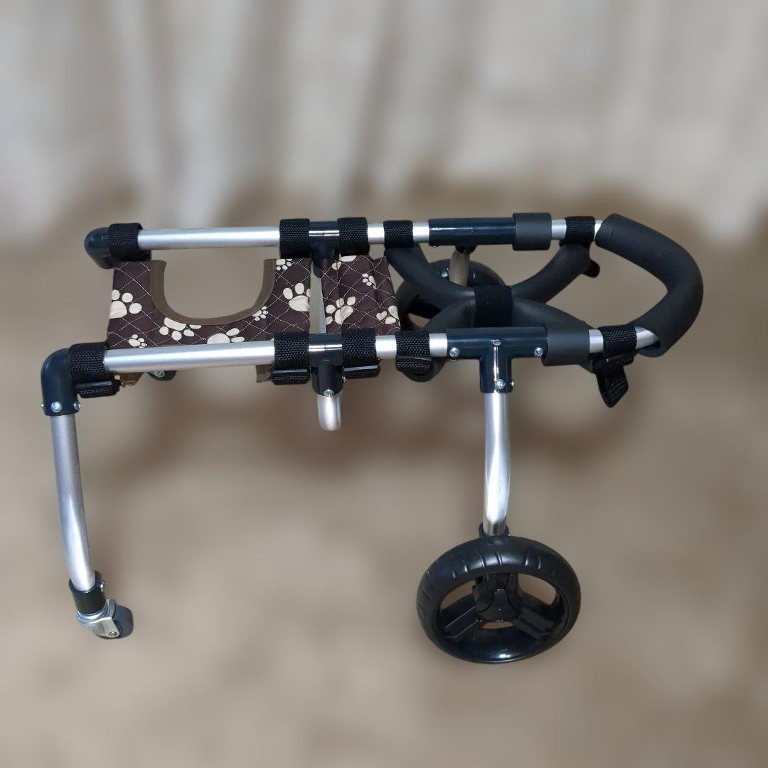 ワンちゃん4輪　リハビリ　食事補助　犬用車椅子　床ずれ防止　犬の歩行器