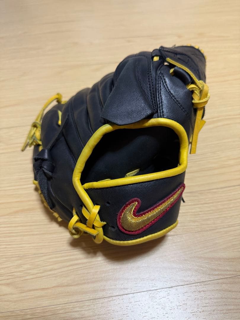 Nike 軟式グローブ 黒/黄色